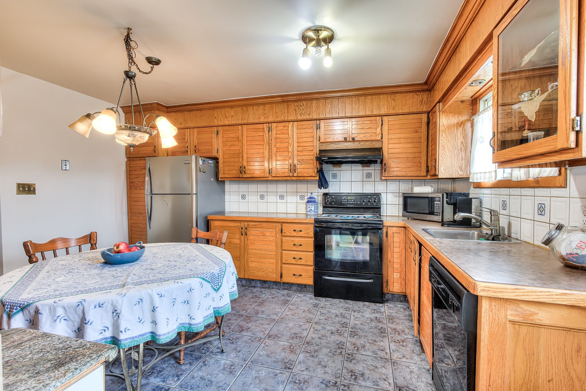Cuisine - 364 Rue Frontenac, Dollard-Des-Ormeaux, QC - Indoor Photo Showing Kitchen