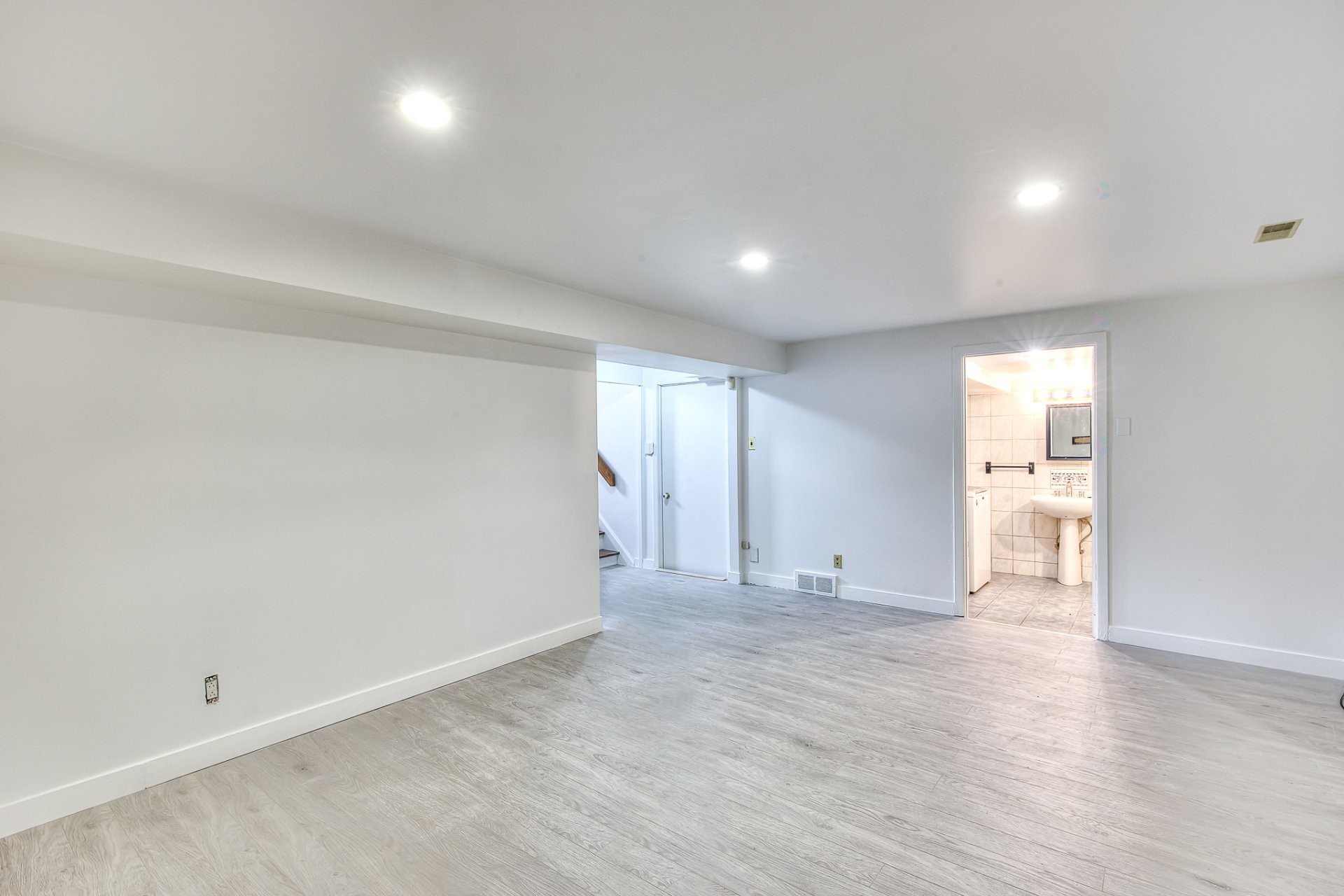 Sous-sol - 364 Rue Frontenac, Dollard-Des-Ormeaux, QC - Indoor Photo Showing Other Room