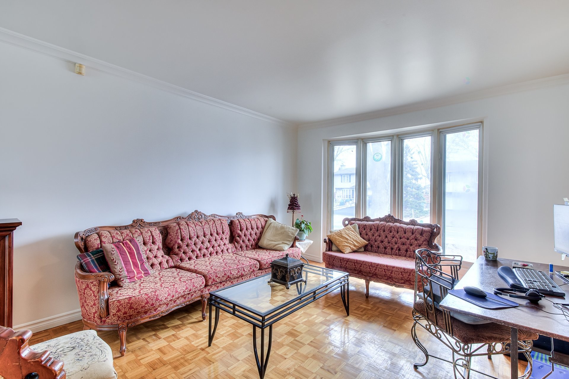 Salon - 364 Rue Frontenac, Dollard-Des-Ormeaux, QC - Indoor Photo Showing Living Room