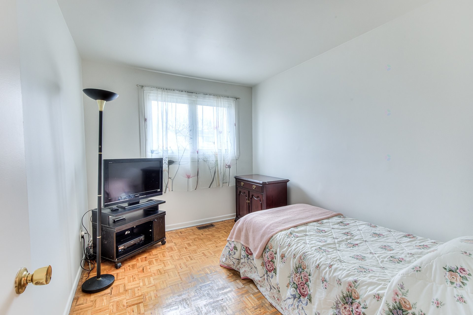 Chambre à coucher - 364 Rue Frontenac, Dollard-Des-Ormeaux, QC - Indoor Photo Showing Bedroom