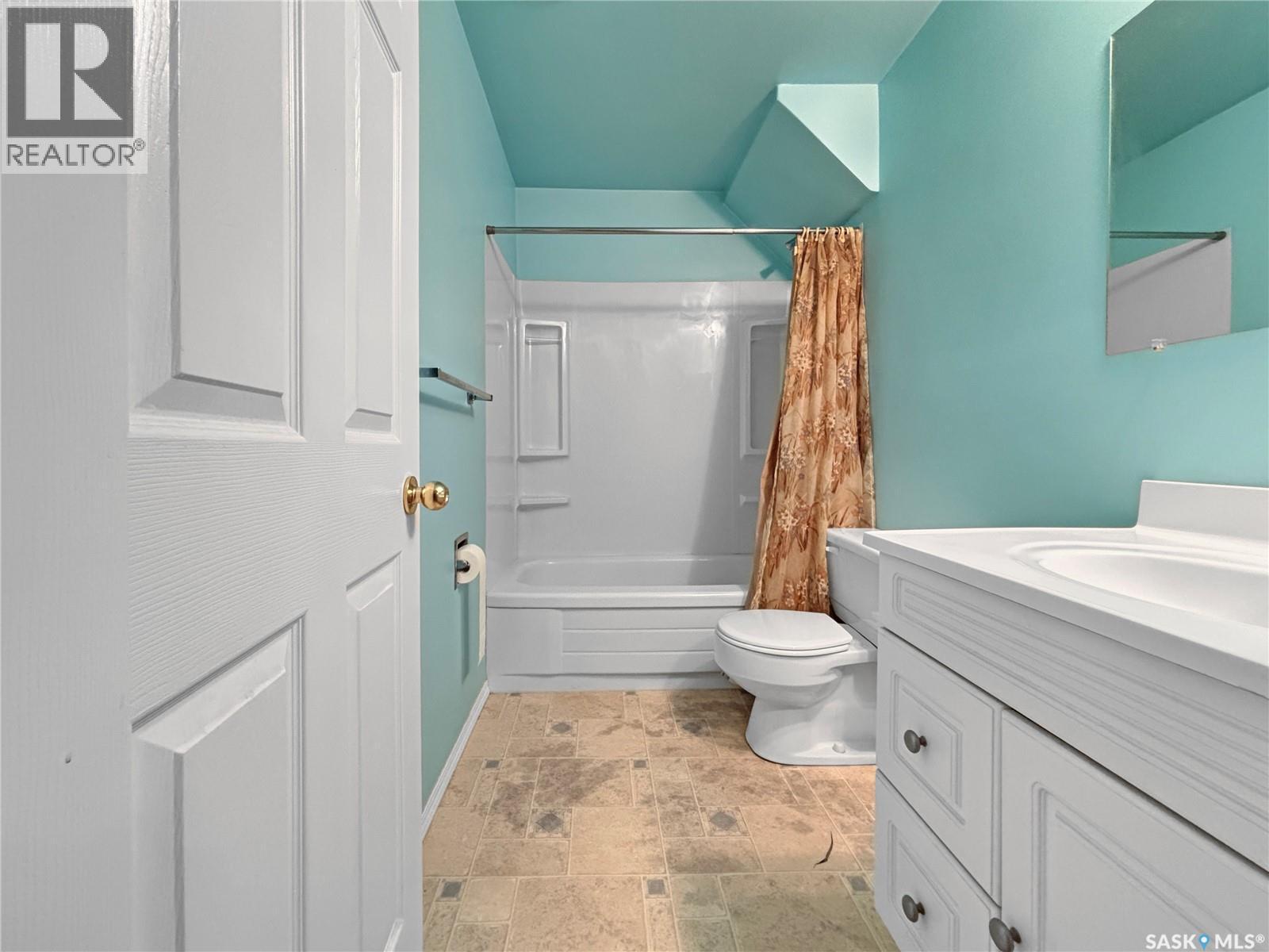 27 Walker Crescent, Saskatoon, SK - Indoor Photo Showing Bathroom