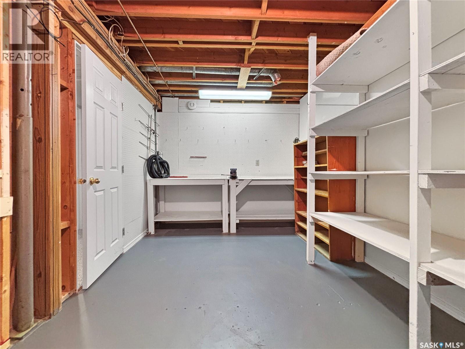 27 Walker Crescent, Saskatoon, SK - Indoor Photo Showing Basement