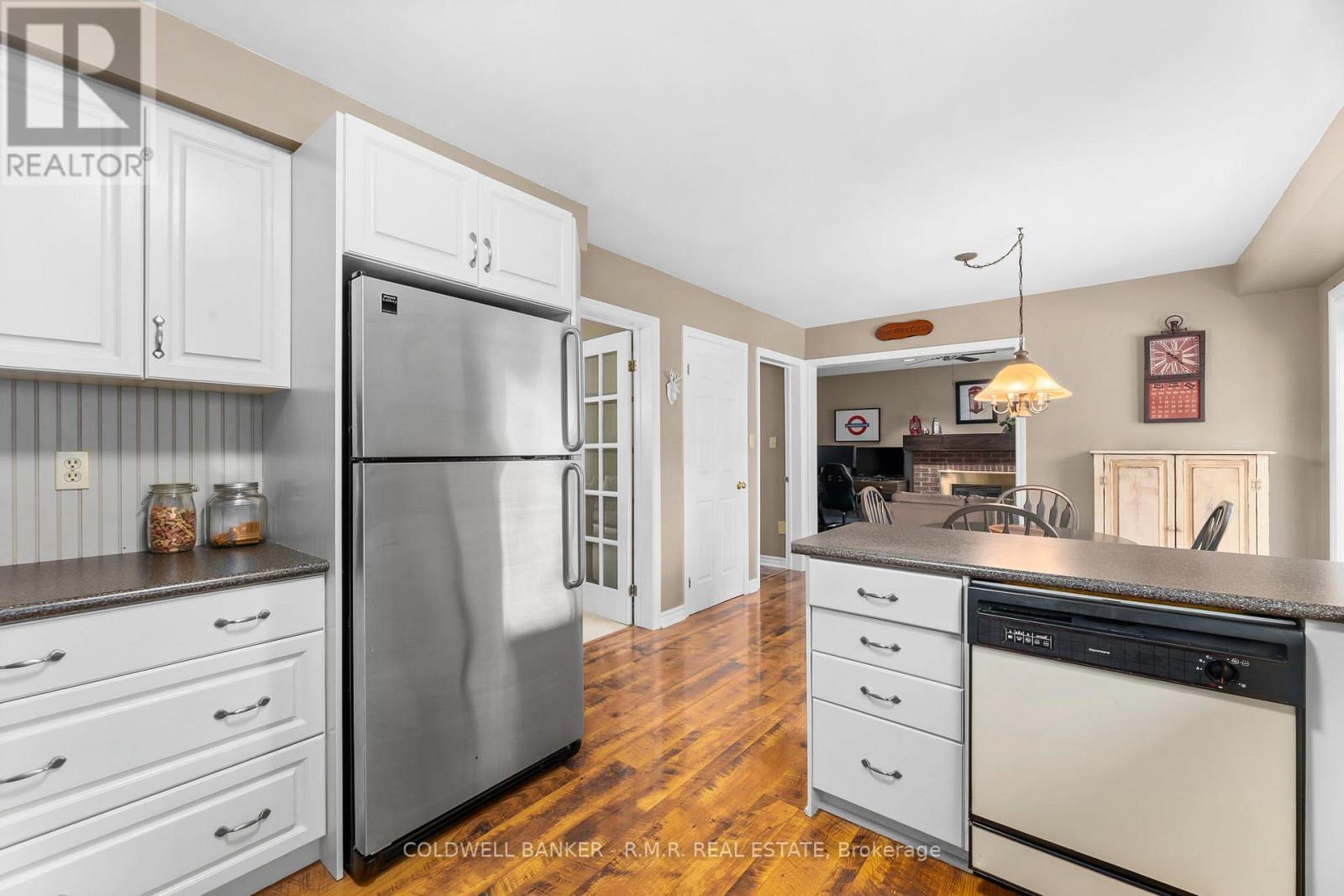 24 Testa Road, Uxbridge, ON - Indoor Photo Showing Kitchen