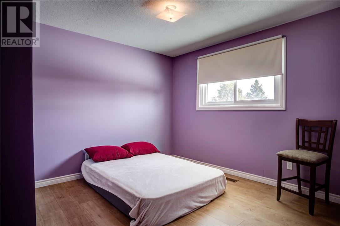 77 Third Avenue, Lively, ON - Indoor Photo Showing Bedroom