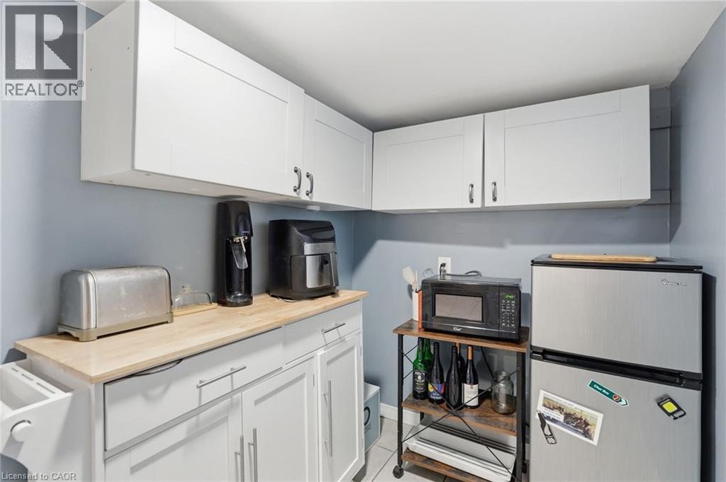 1 Rutherford Avenue, Hamilton, ON - Indoor