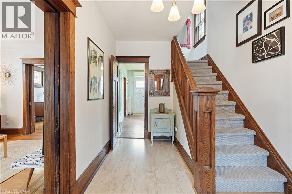 1 Rutherford Avenue, Hamilton, ON - Indoor Photo Showing Other Room