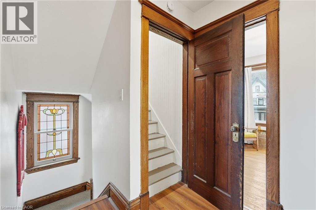 1 Rutherford Avenue, Hamilton, ON - Indoor Photo Showing Other Room