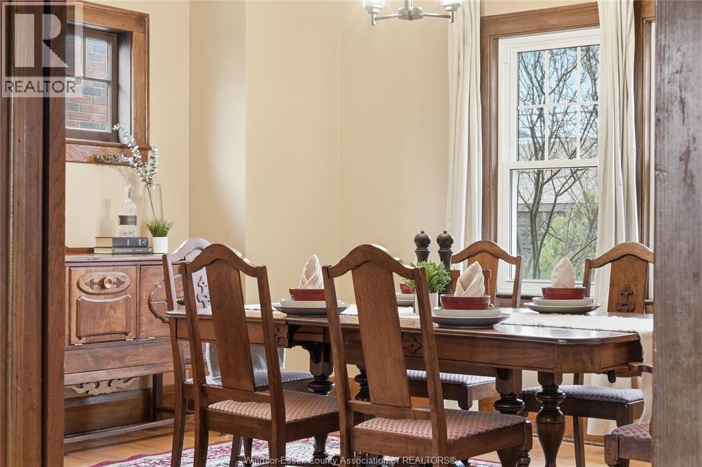 2146 Windermere, Windsor, ON - Indoor Photo Showing Dining Room