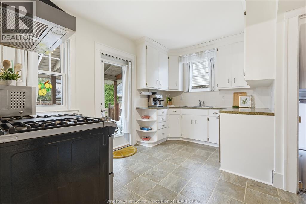 2146 Windermere, Windsor, ON - Indoor Photo Showing Kitchen
