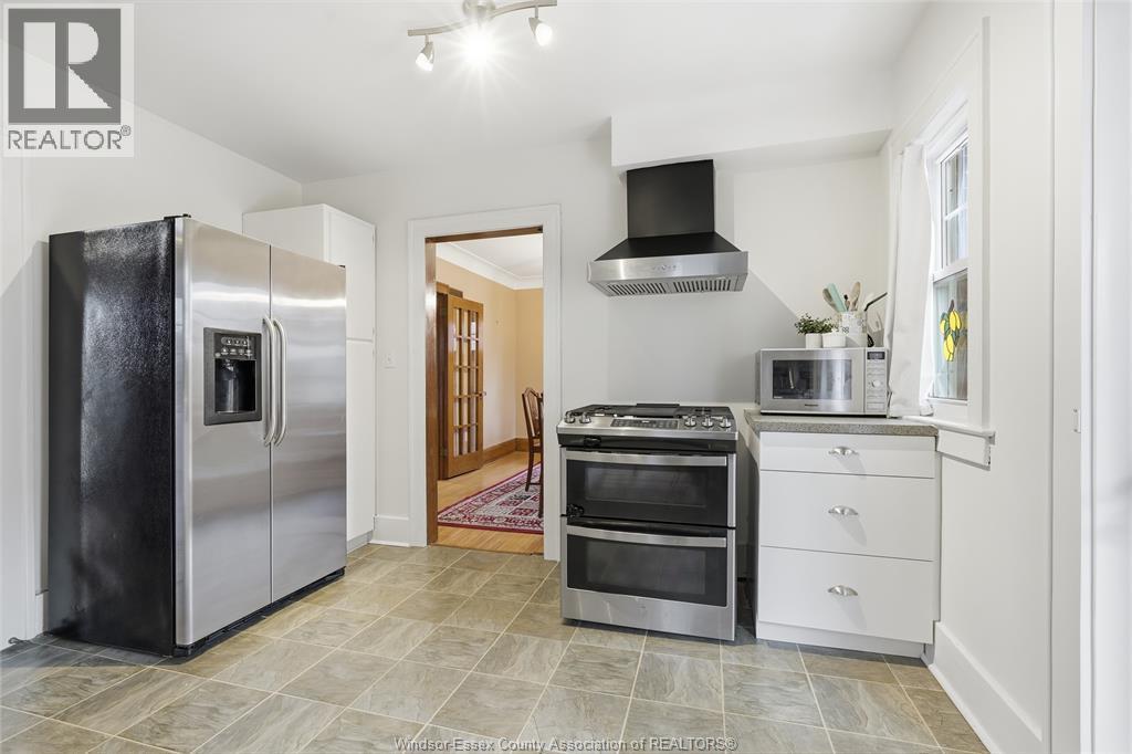 2146 Windermere, Windsor, ON - Indoor Photo Showing Kitchen