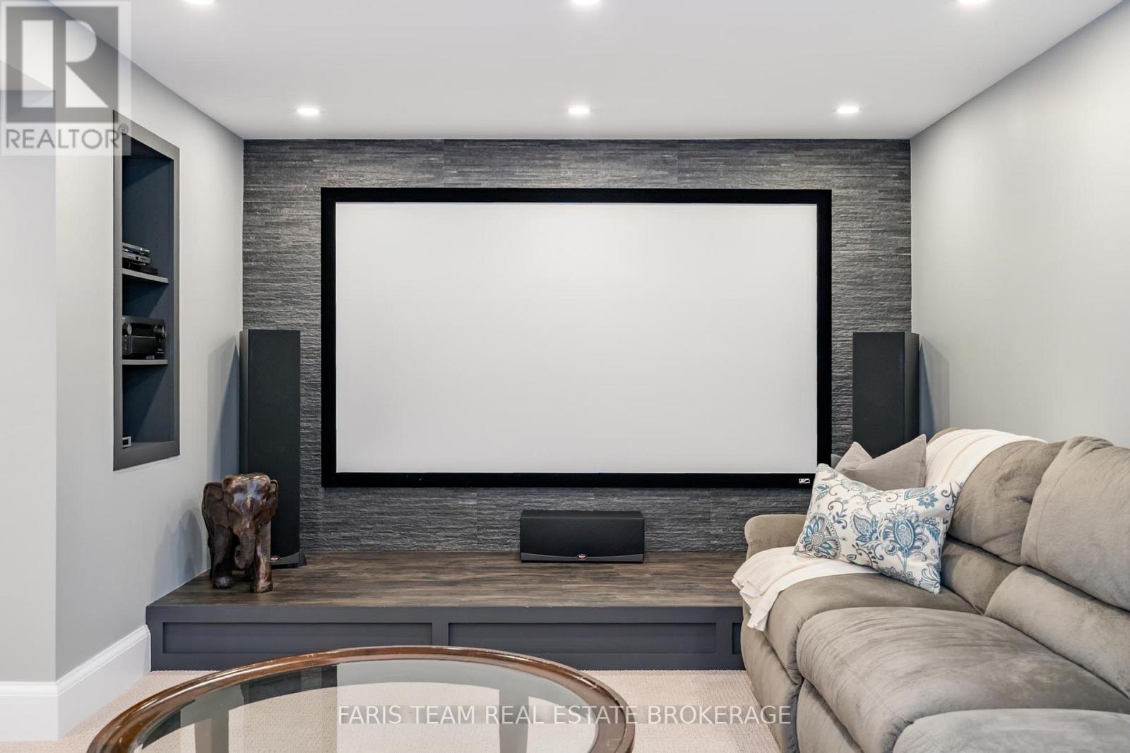 8 Malta Crescent, Springwater, ON - Indoor