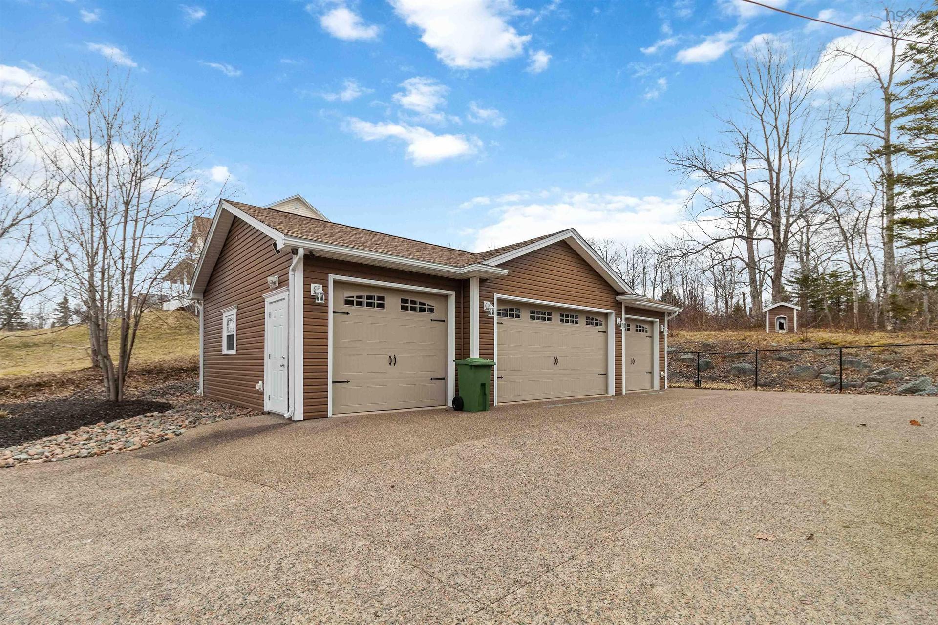 301 Preakness Crescent, Fall River, NS