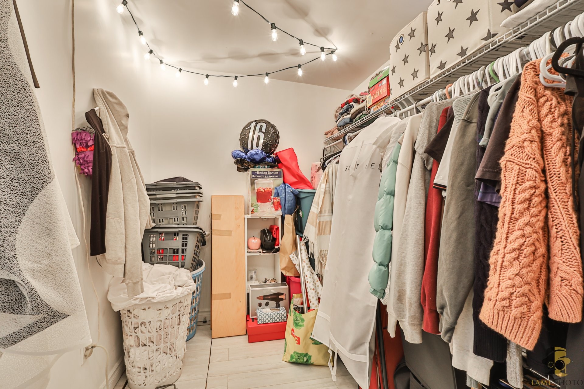 Closet - 172 Rue Glendale, Rosemère, QC - Indoor With Storage