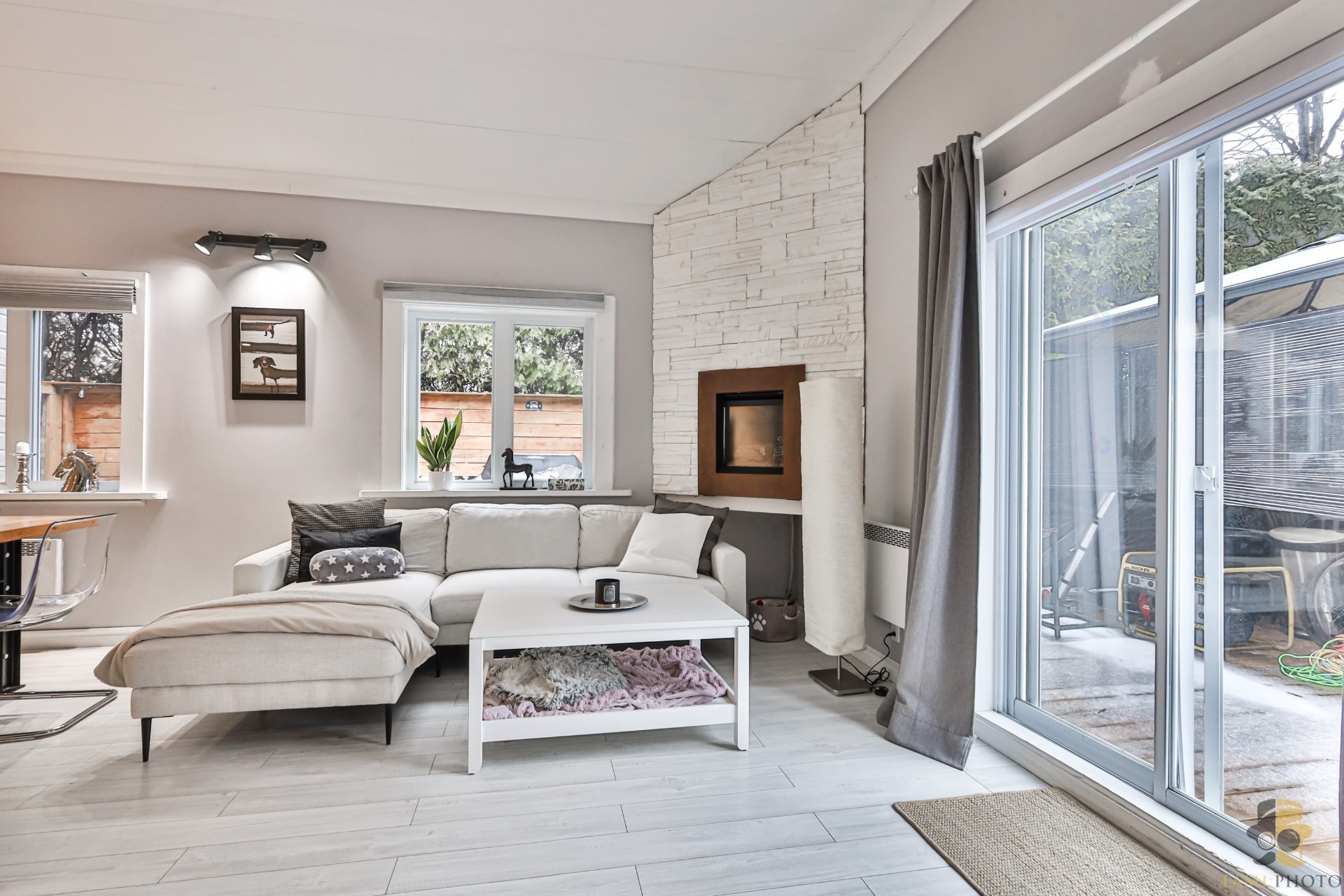 Living Room - 172 Rue Glendale, Rosemère, QC - Indoor Photo Showing Living Room