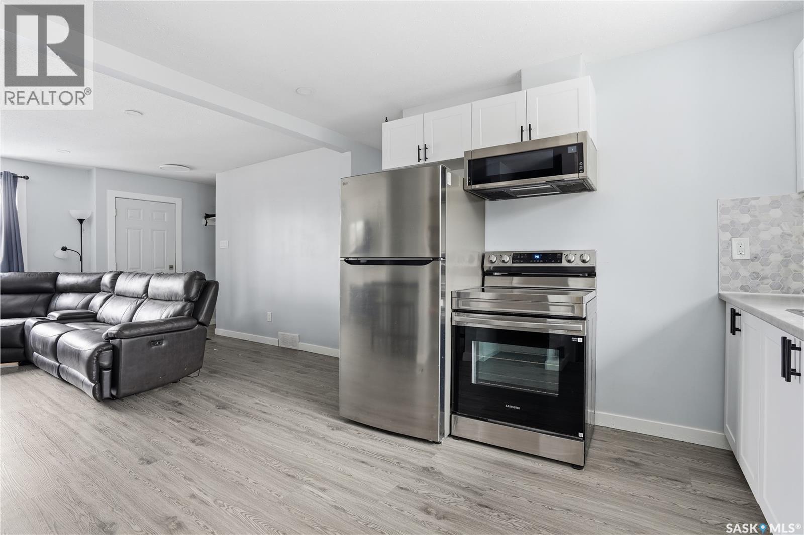 68 Young Crescent, Regina, SK - Indoor Photo Showing Kitchen