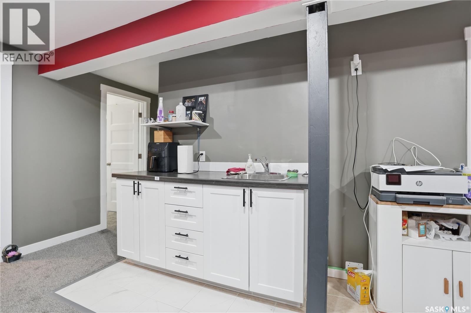 68 Young Crescent, Regina, SK - Indoor