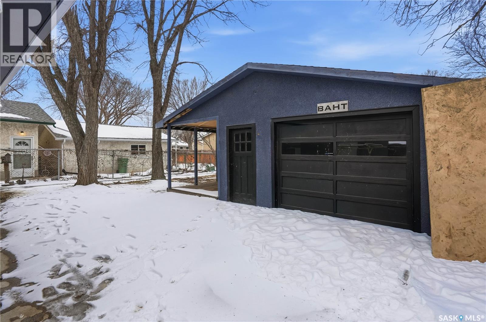 68 Young Crescent, Regina, SK - Outdoor