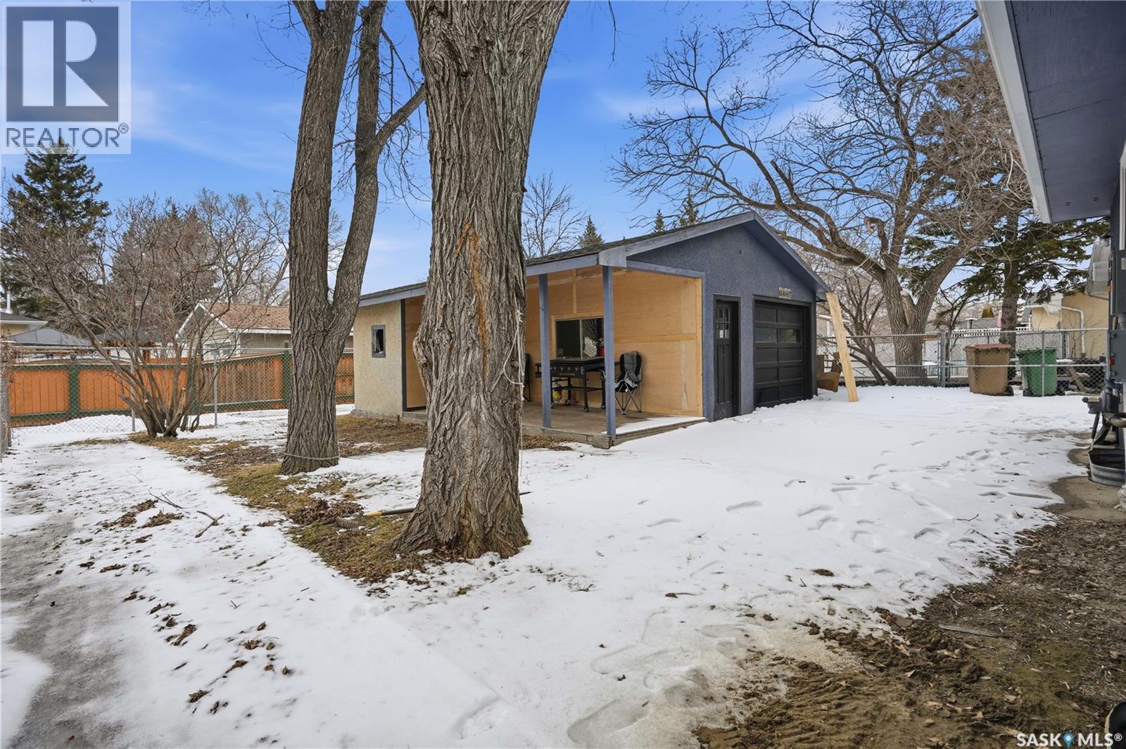 68 Young Crescent, Regina, SK - Outdoor