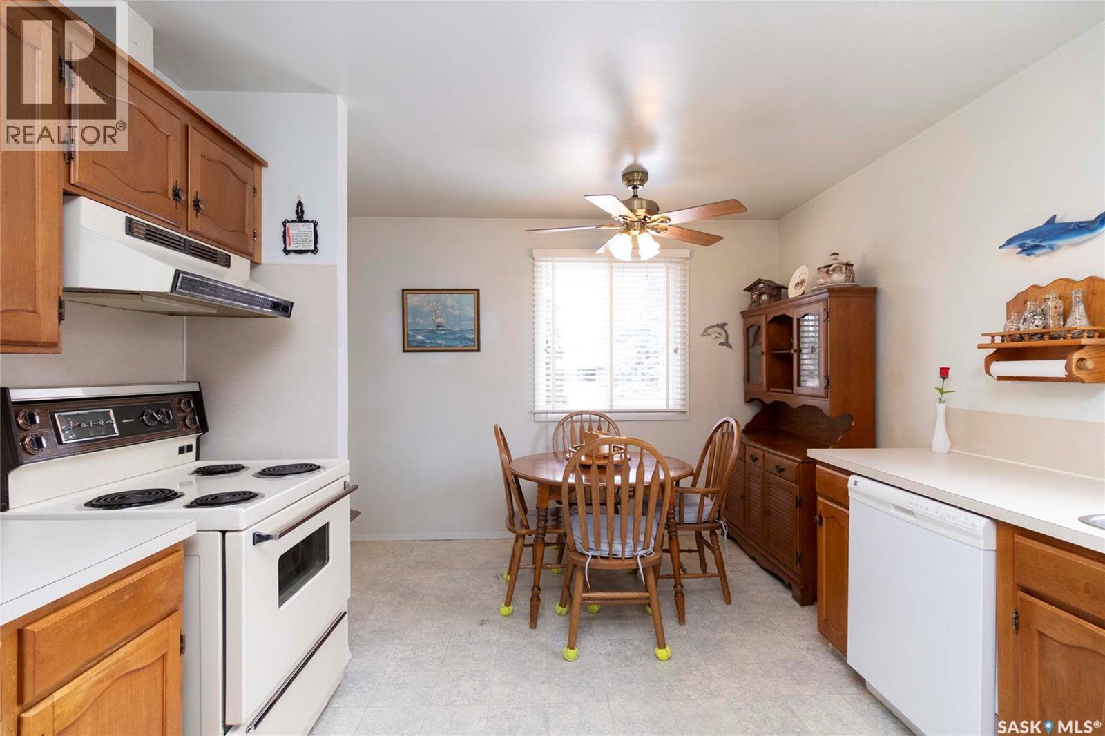 24 Anderson Crescent, Saskatoon, SK - Indoor Photo Showing Kitchen
