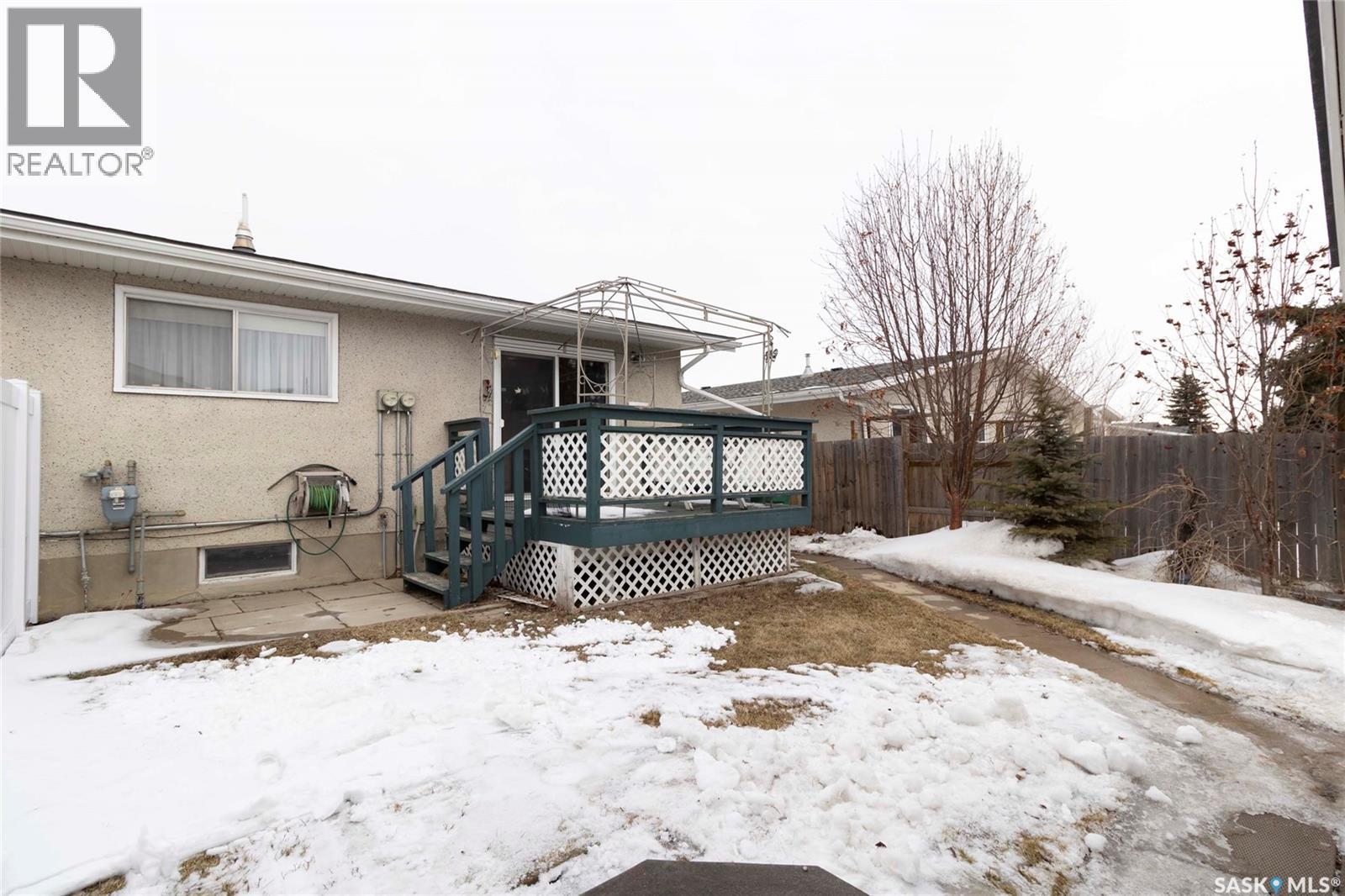 24 Anderson Crescent, Saskatoon, SK - Outdoor With Deck Patio Veranda