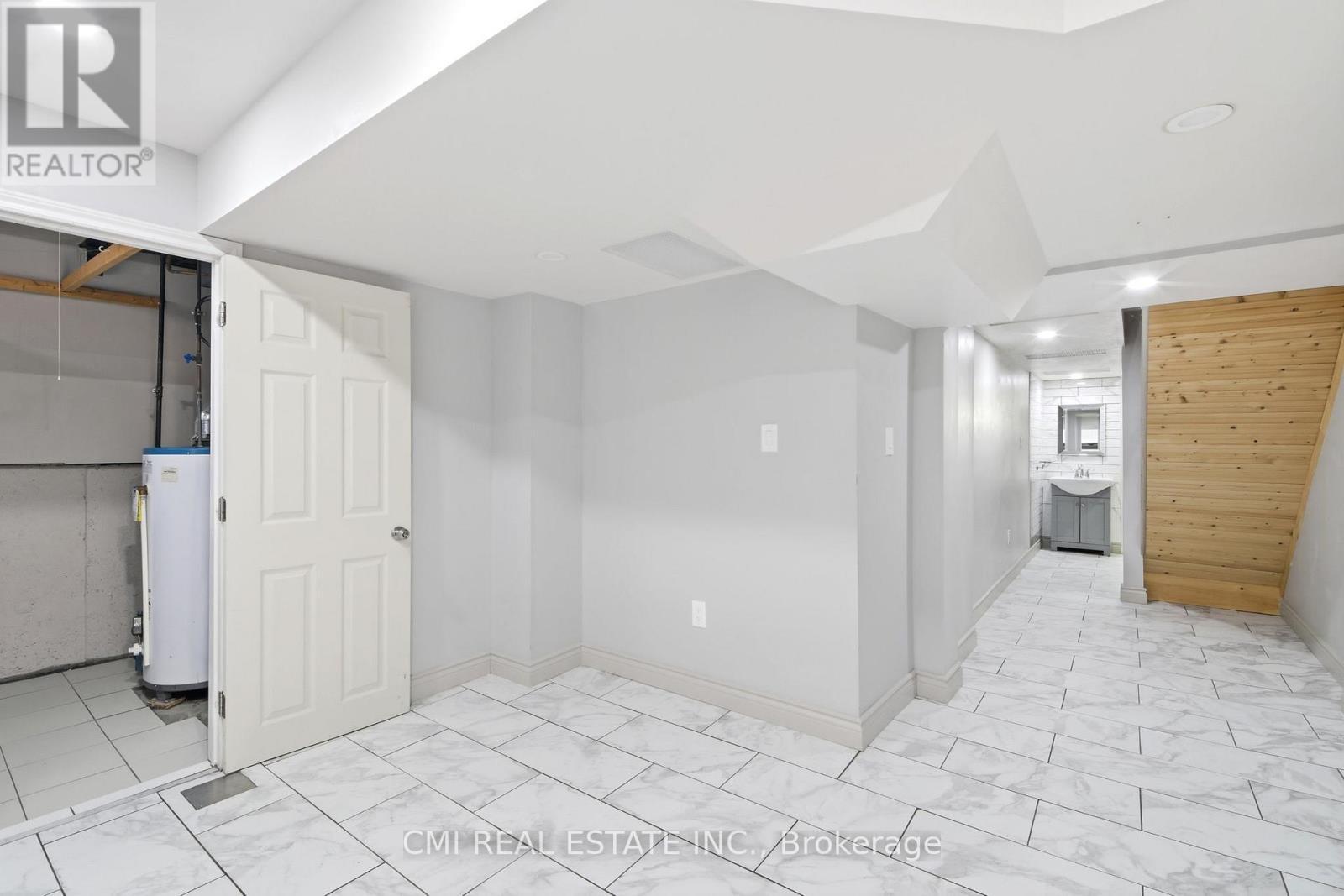 3 Forest Point Drive, Toronto, ON - Indoor Photo Showing Other Room