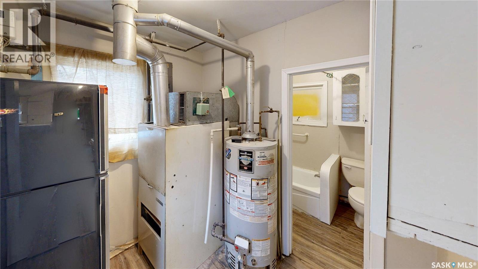 460 King Street, Regina, SK - Indoor Photo Showing Basement