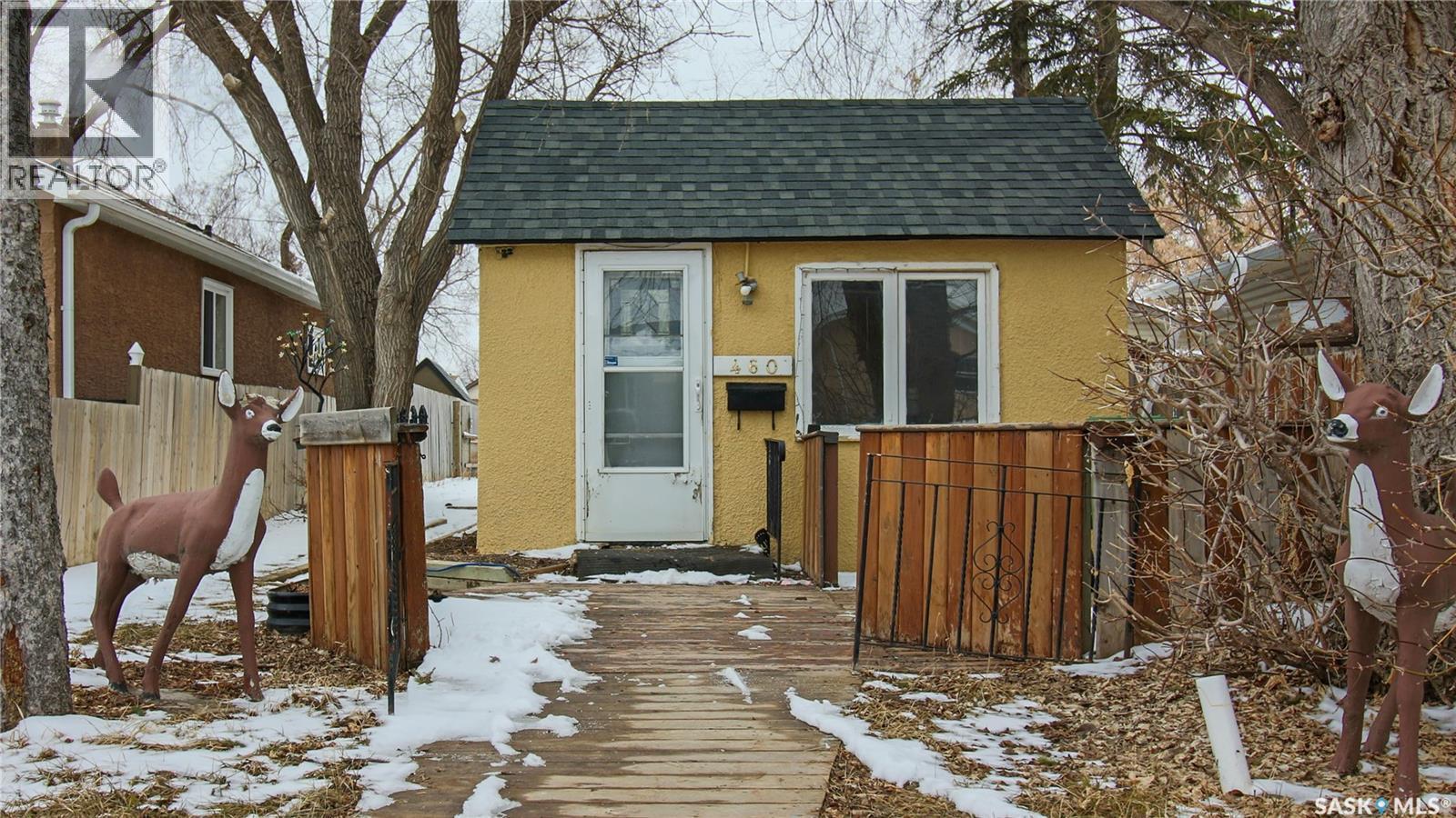 460 King Street, Regina, SK - Outdoor