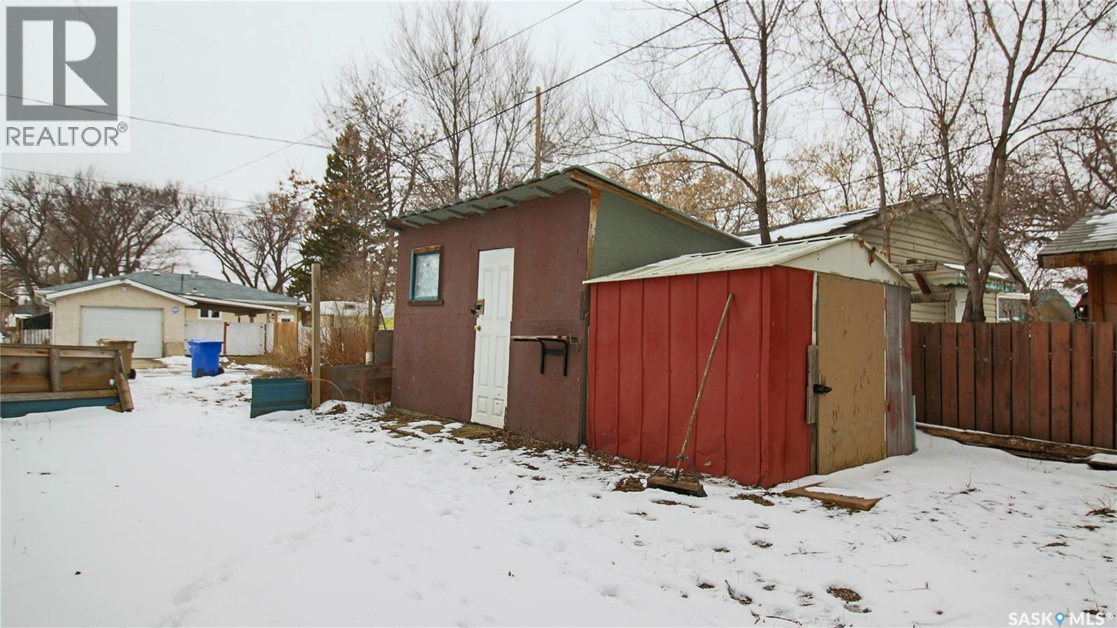 460 King Street, Regina, SK - Outdoor