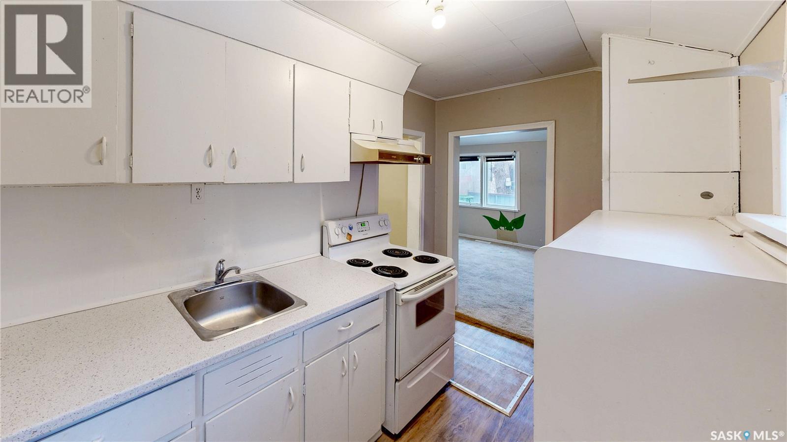 460 King Street, Regina, SK - Indoor Photo Showing Kitchen