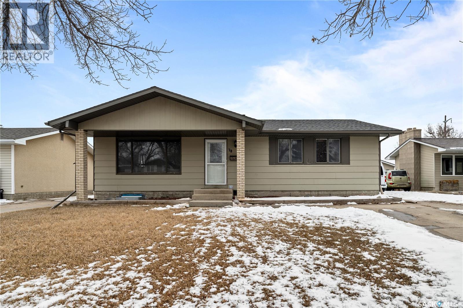 78 Wood Crescent, Regina, SK - Outdoor