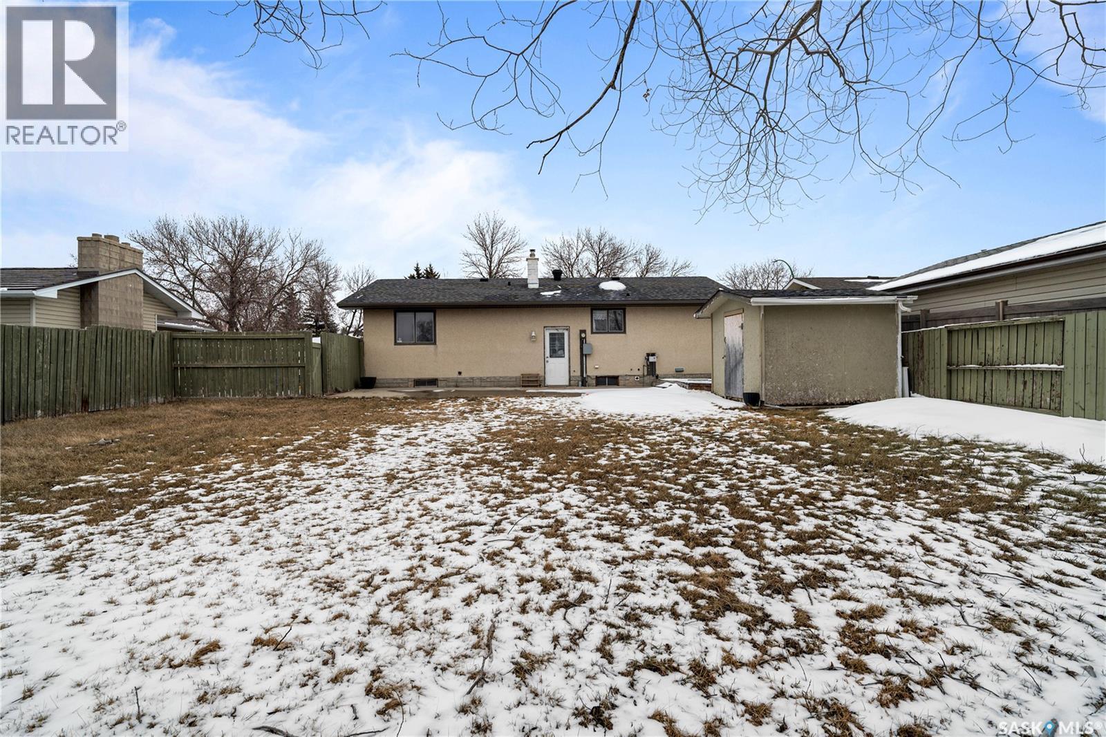 78 Wood Crescent, Regina, SK - Outdoor