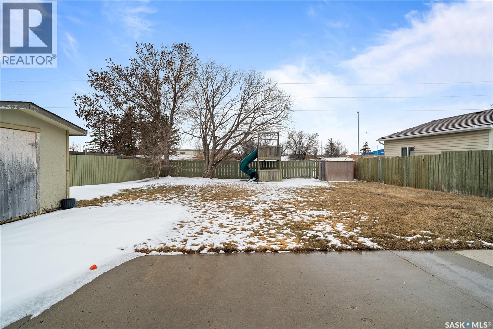 78 Wood Crescent, Regina, SK - Outdoor