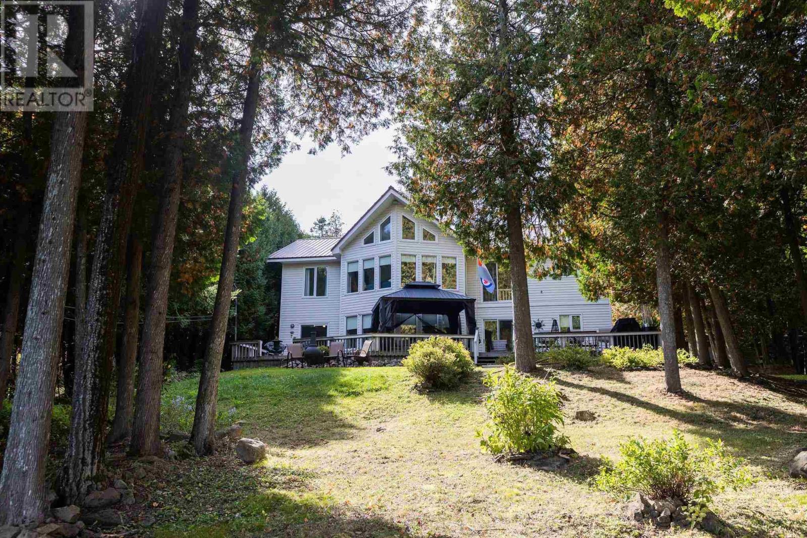 3882 Hamilton Dr, Hilton, ON - Outdoor