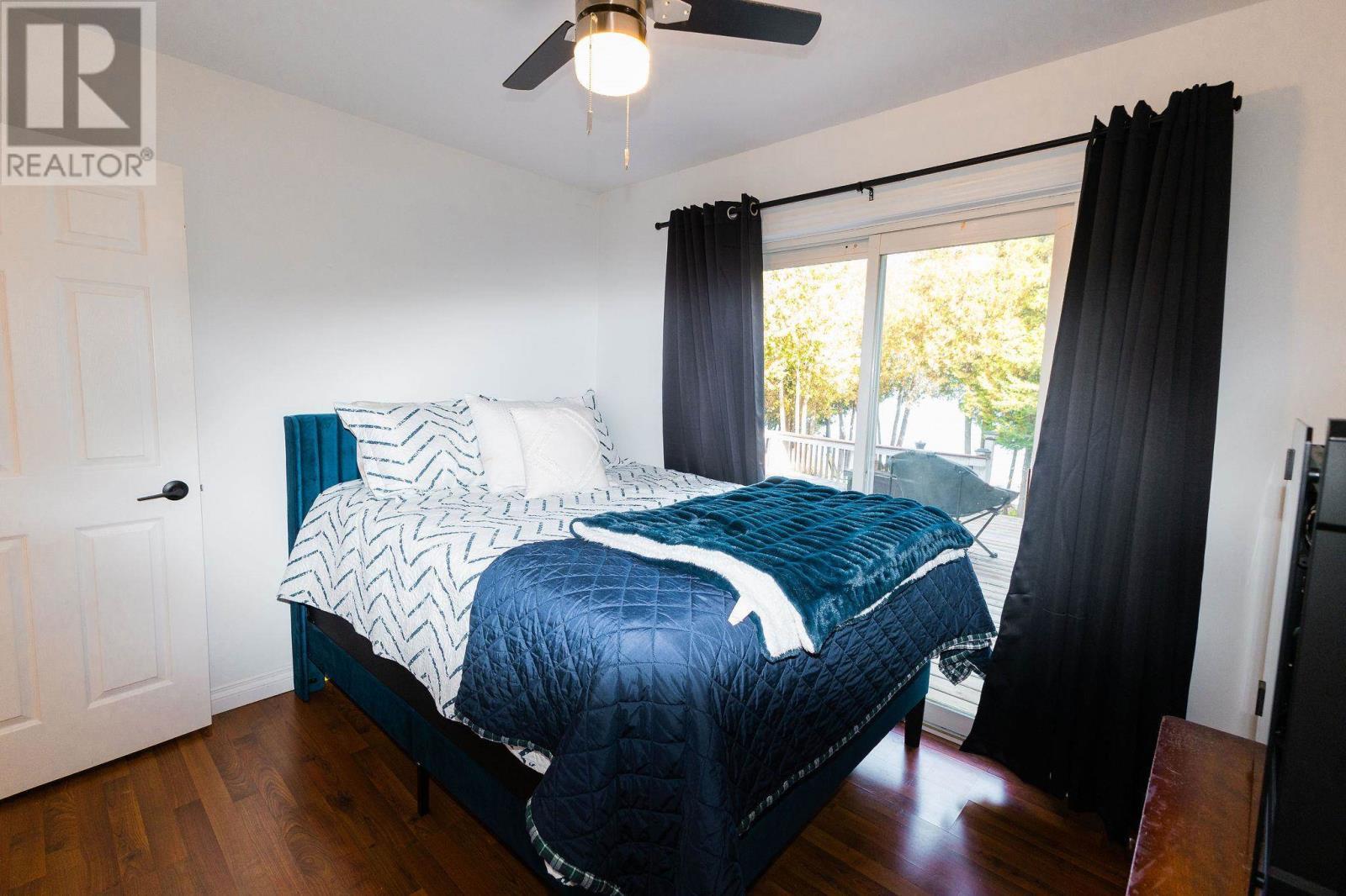 3882 Hamilton Dr, Hilton, ON - Indoor Photo Showing Bedroom