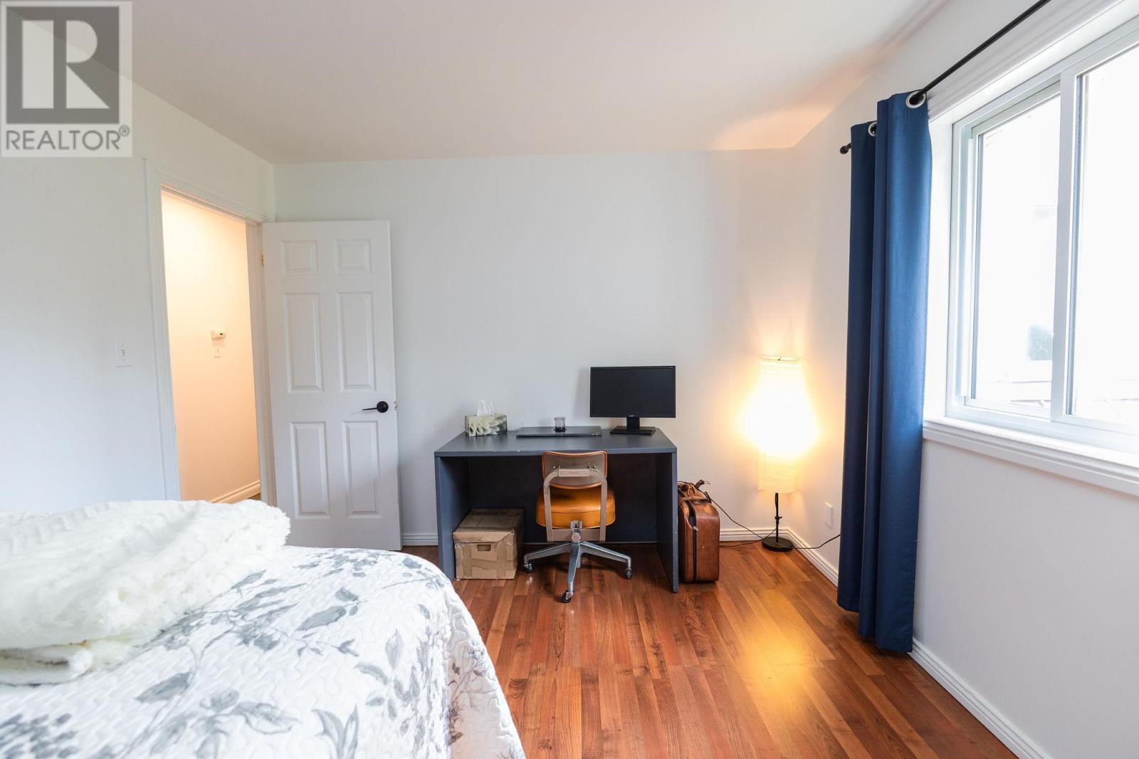 3882 Hamilton Dr, Hilton, ON - Indoor Photo Showing Bedroom