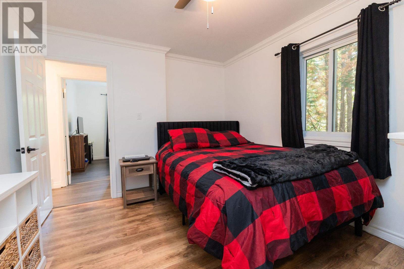 3882 Hamilton Dr, Hilton, ON - Indoor Photo Showing Bedroom