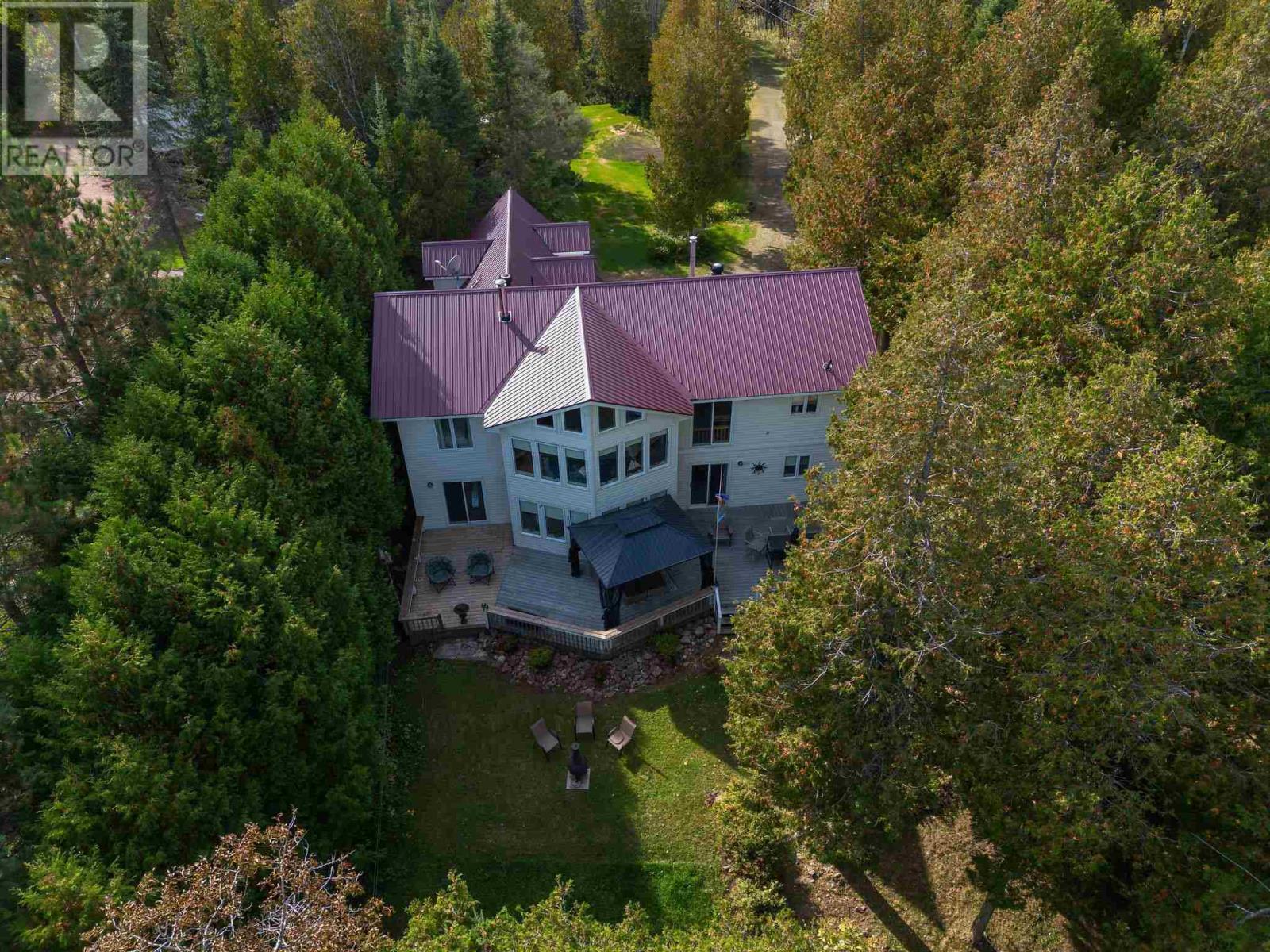 3882 Hamilton Dr, Hilton, ON - Outdoor