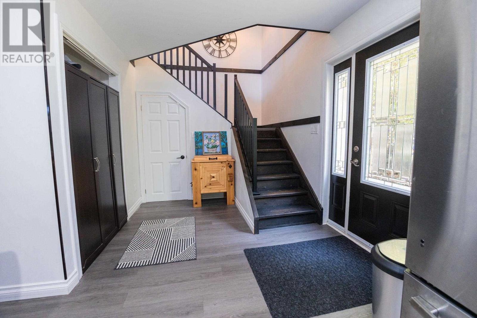 3882 Hamilton Dr, Hilton, ON - Indoor Photo Showing Other Room