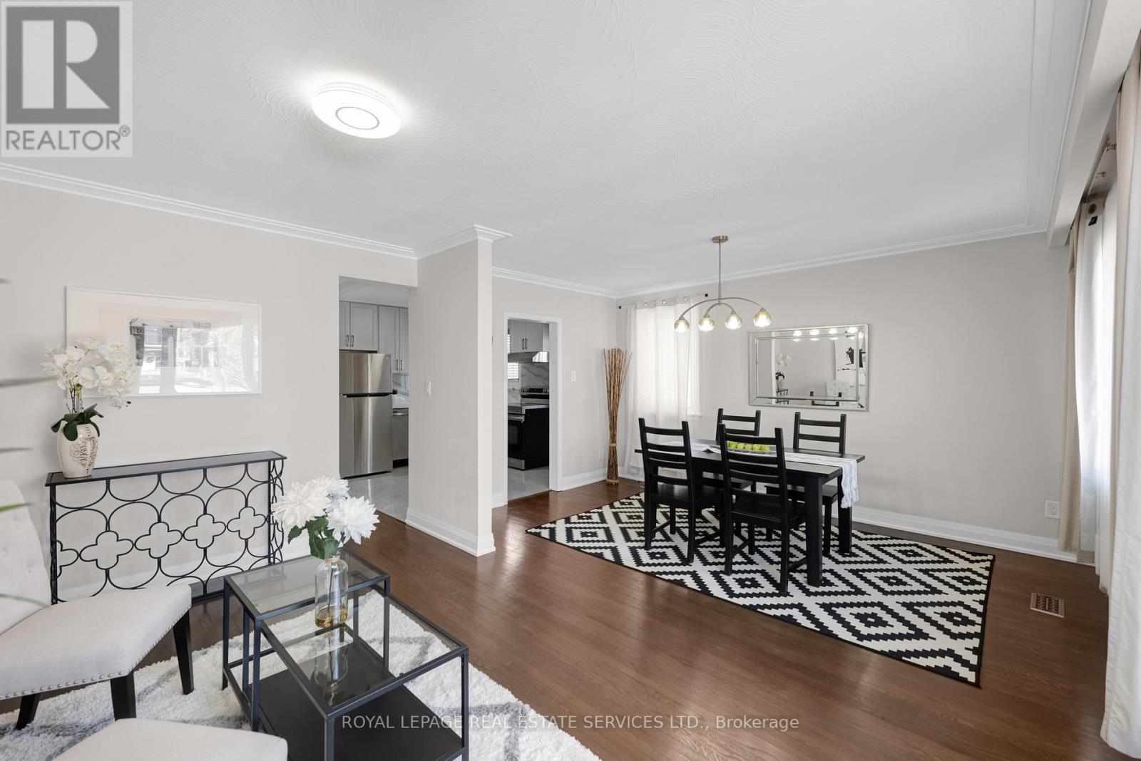 1038 Alexandra Avenue, Mississauga, ON - Indoor