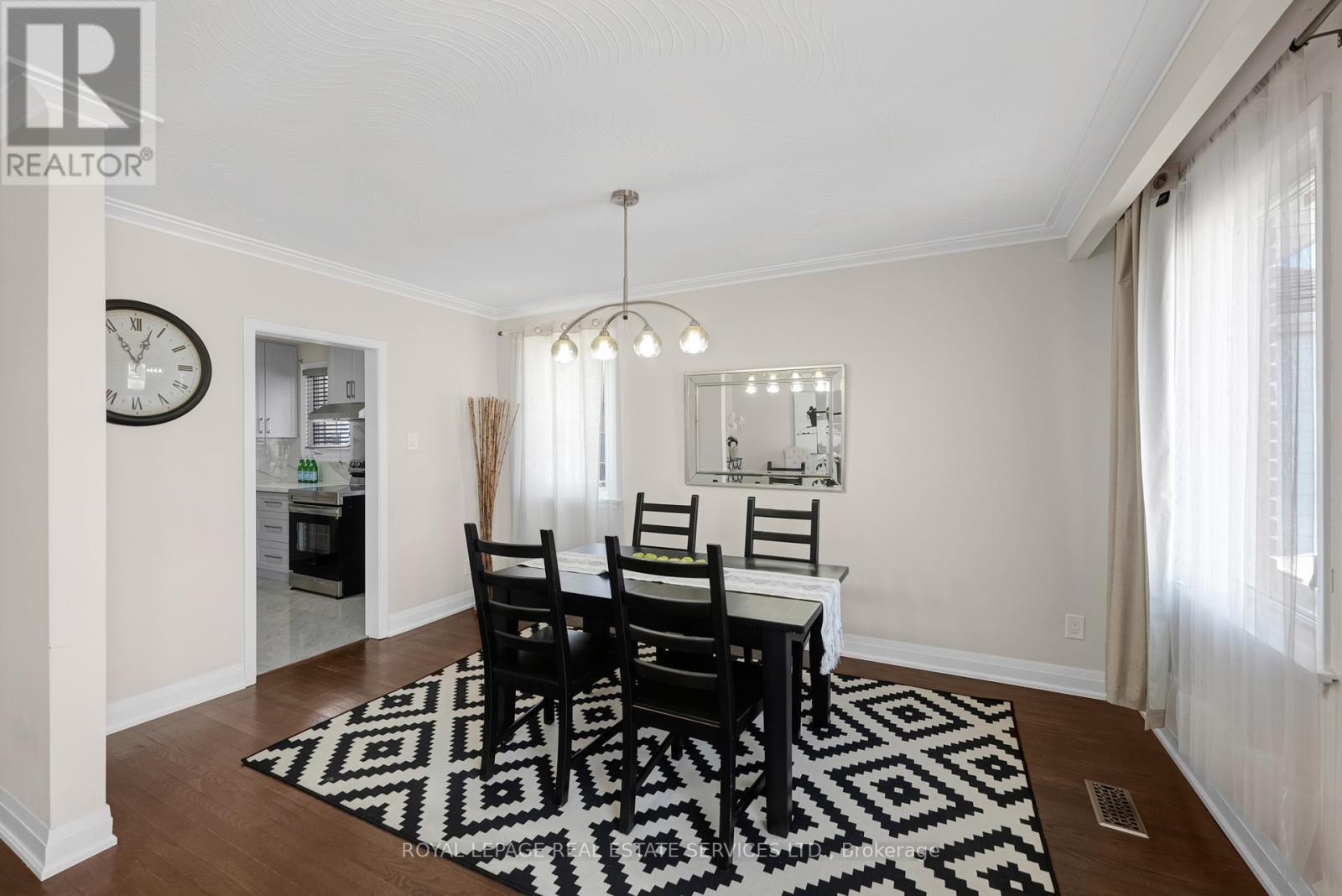 1038 Alexandra Avenue, Mississauga, ON - Indoor Photo Showing Dining Room
