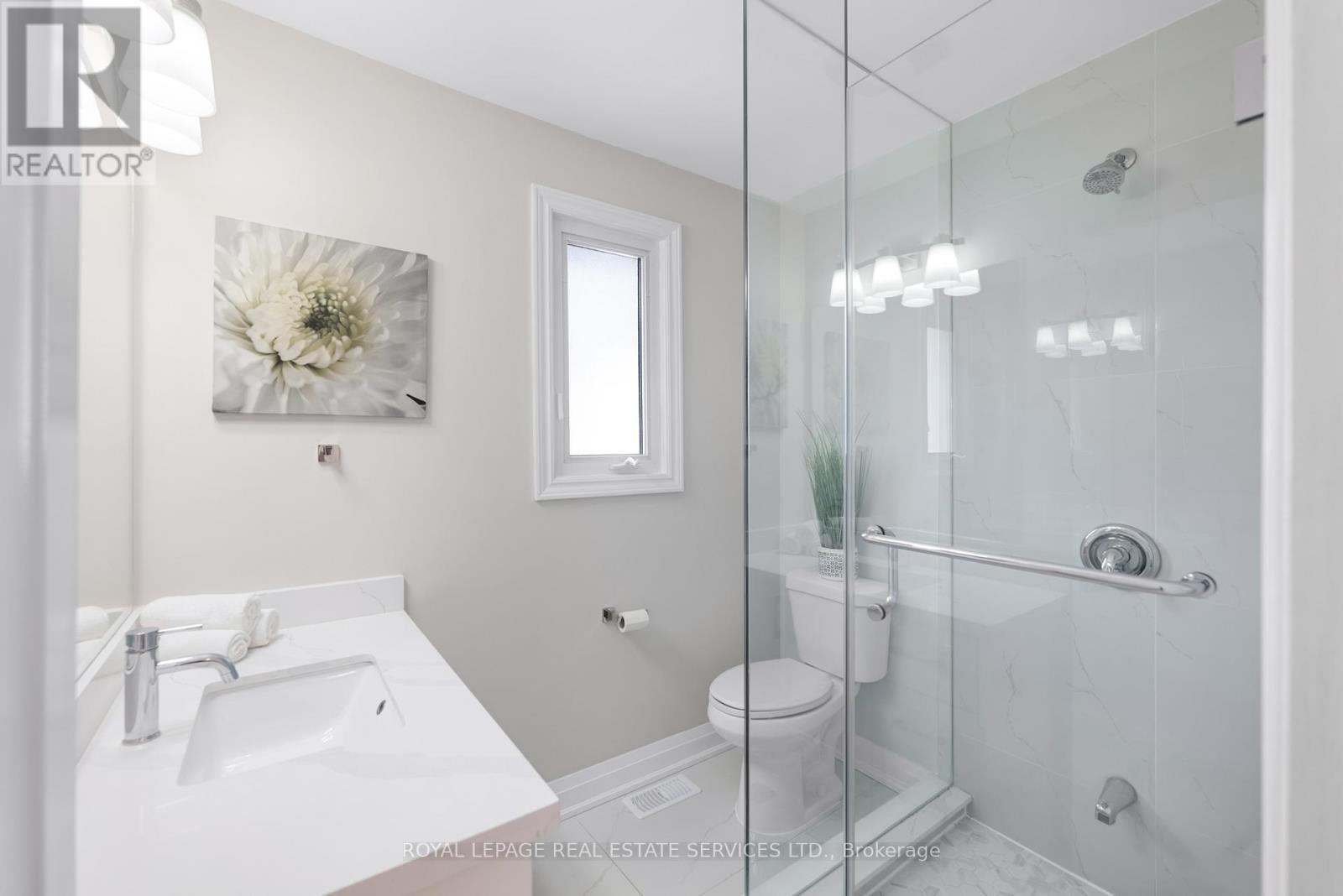 1038 Alexandra Avenue, Mississauga, ON - Indoor Photo Showing Bathroom
