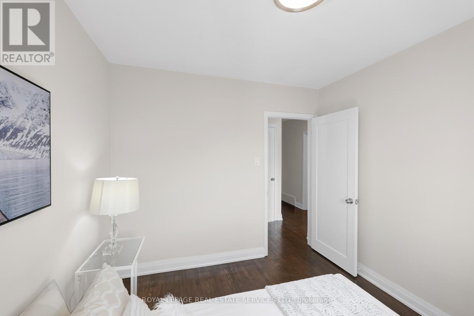 1038 Alexandra Avenue, Mississauga, ON - Indoor Photo Showing Bedroom