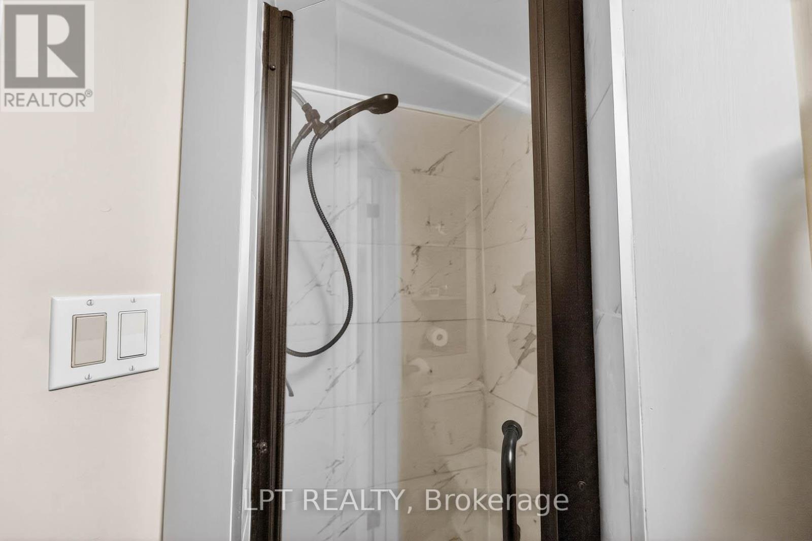 3753 Densbury Drive, Mississauga, ON - Indoor Photo Showing Bathroom
