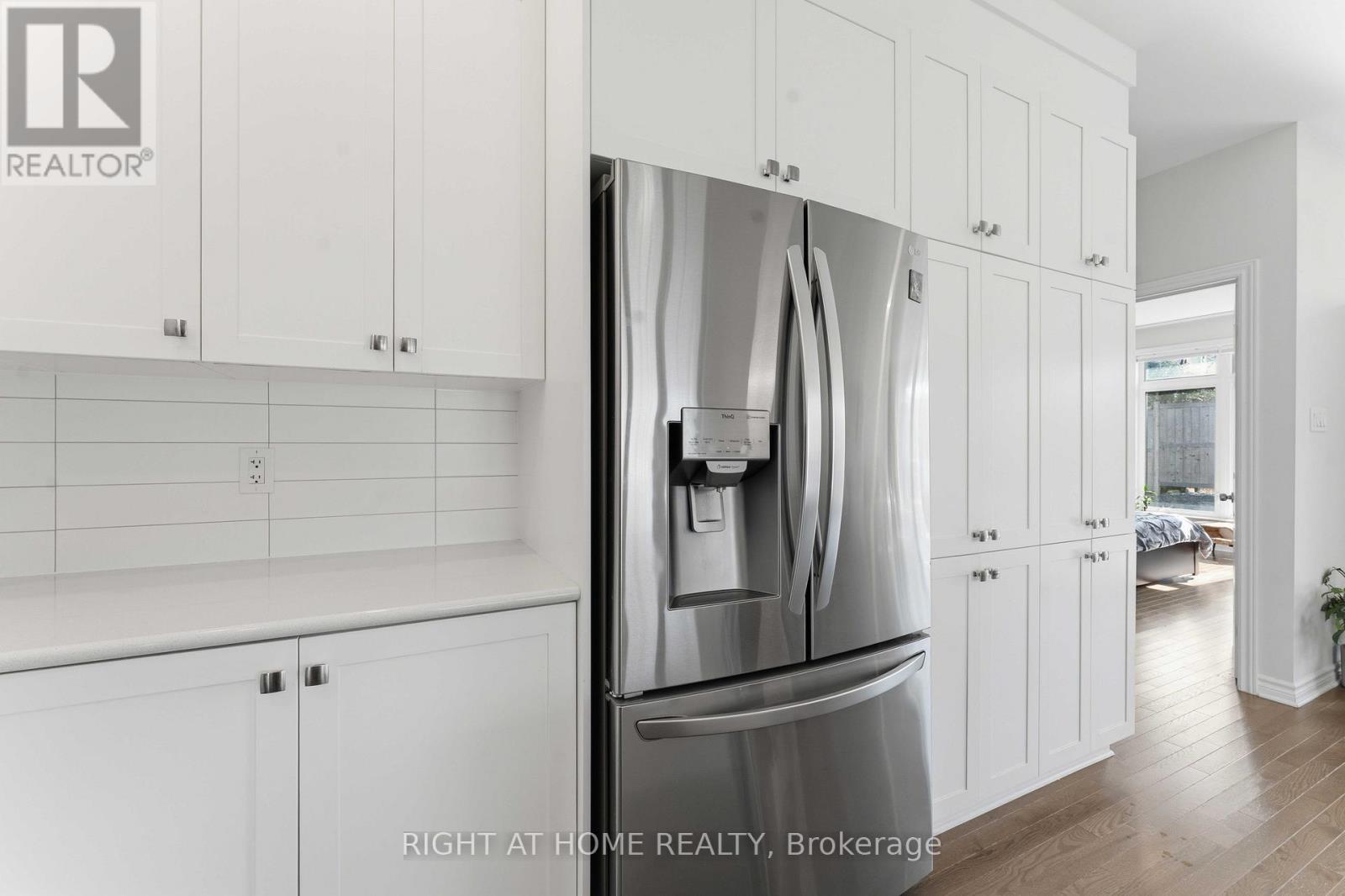 272 Maygrass Way, Ottawa, ON - Indoor Photo Showing Kitchen