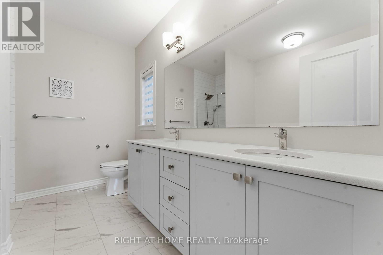 272 Maygrass Way, Ottawa, ON - Indoor Photo Showing Bathroom