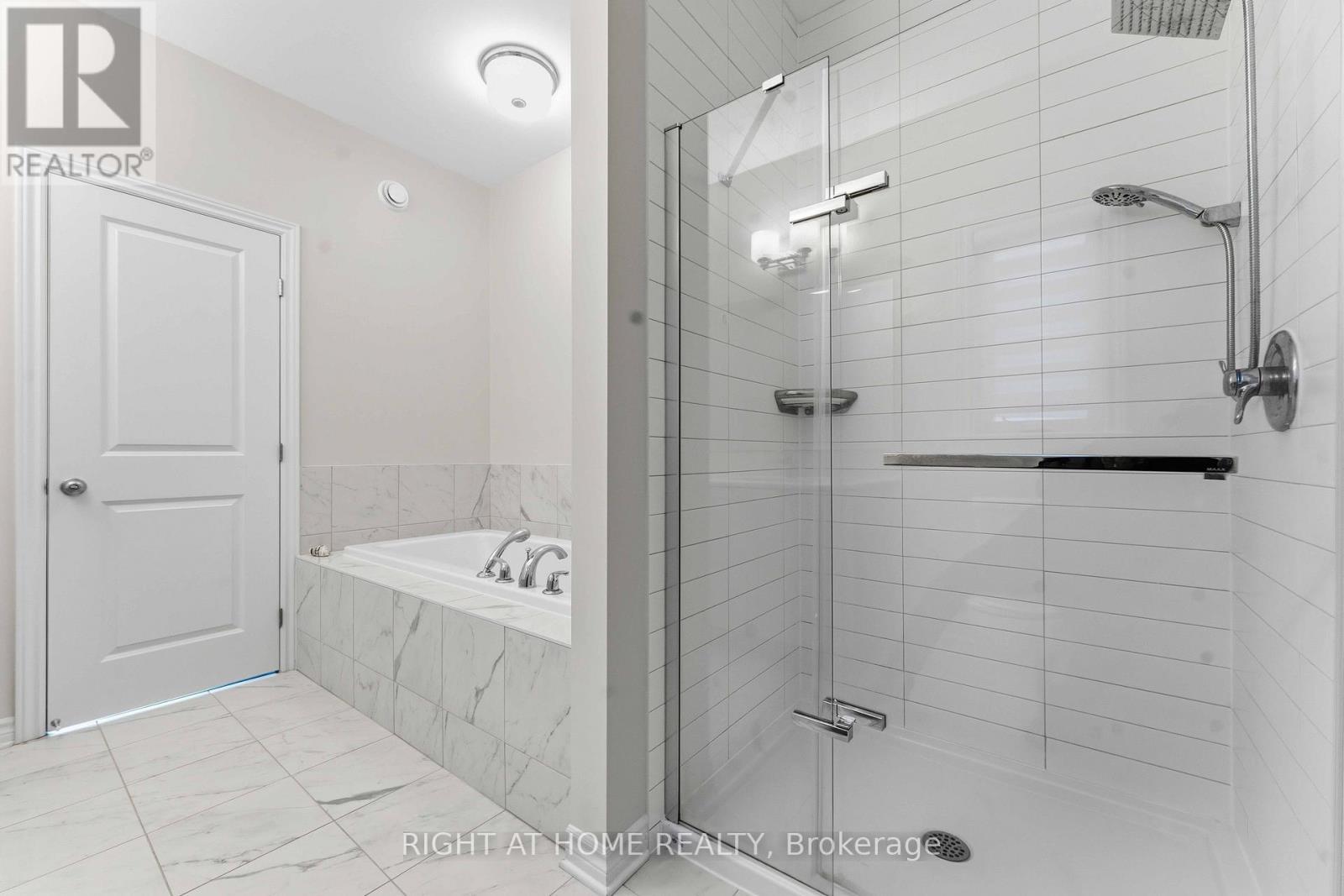 272 Maygrass Way, Ottawa, ON - Indoor Photo Showing Bathroom