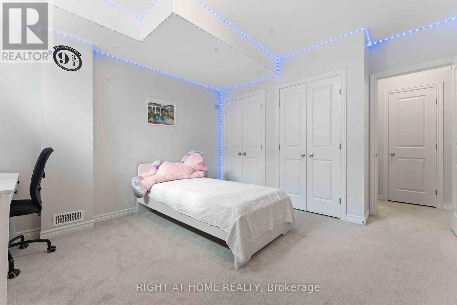 272 Maygrass Way, Ottawa, ON - Indoor Photo Showing Bedroom
