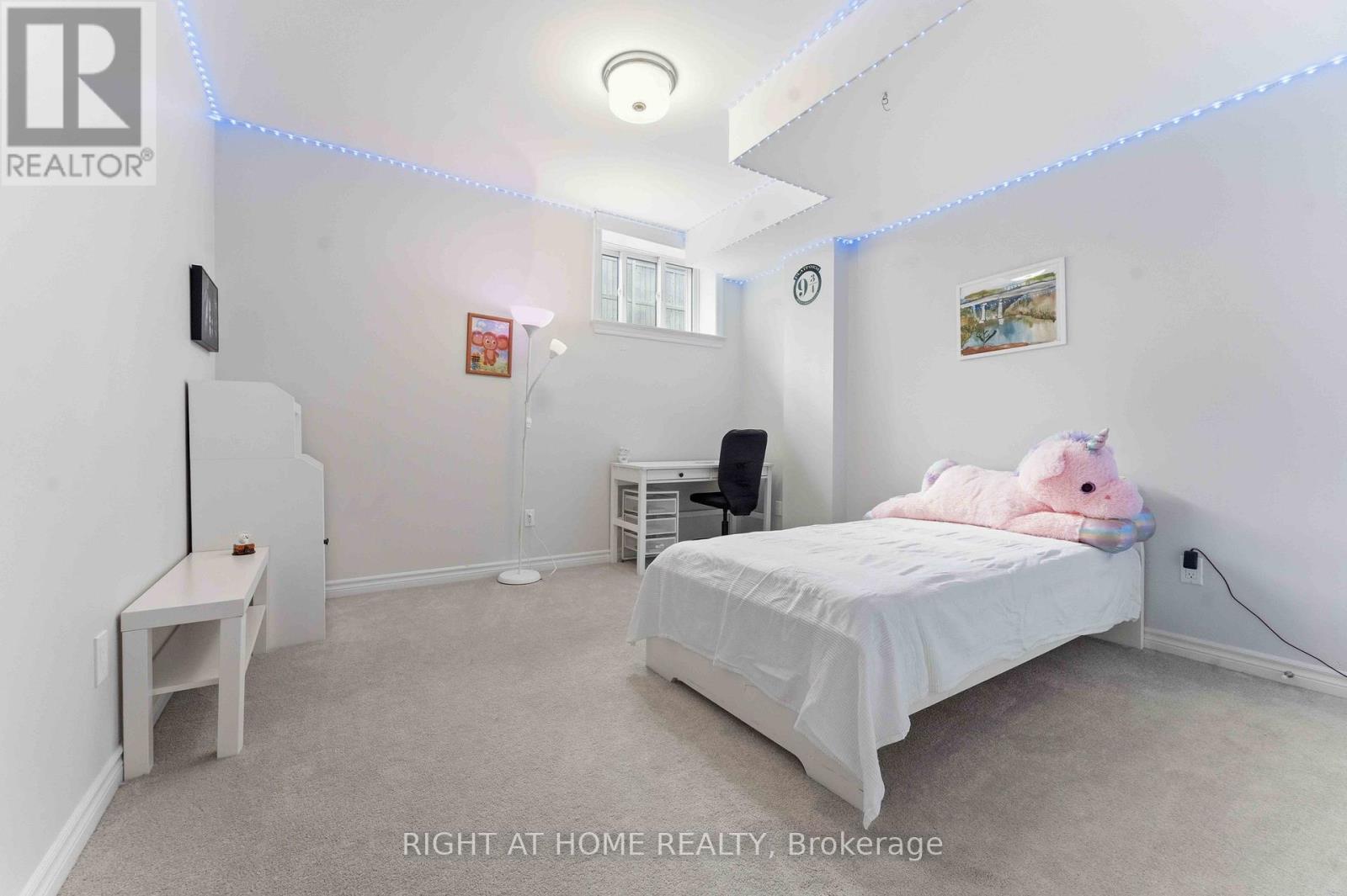 272 Maygrass Way, Ottawa, ON - Indoor Photo Showing Bedroom