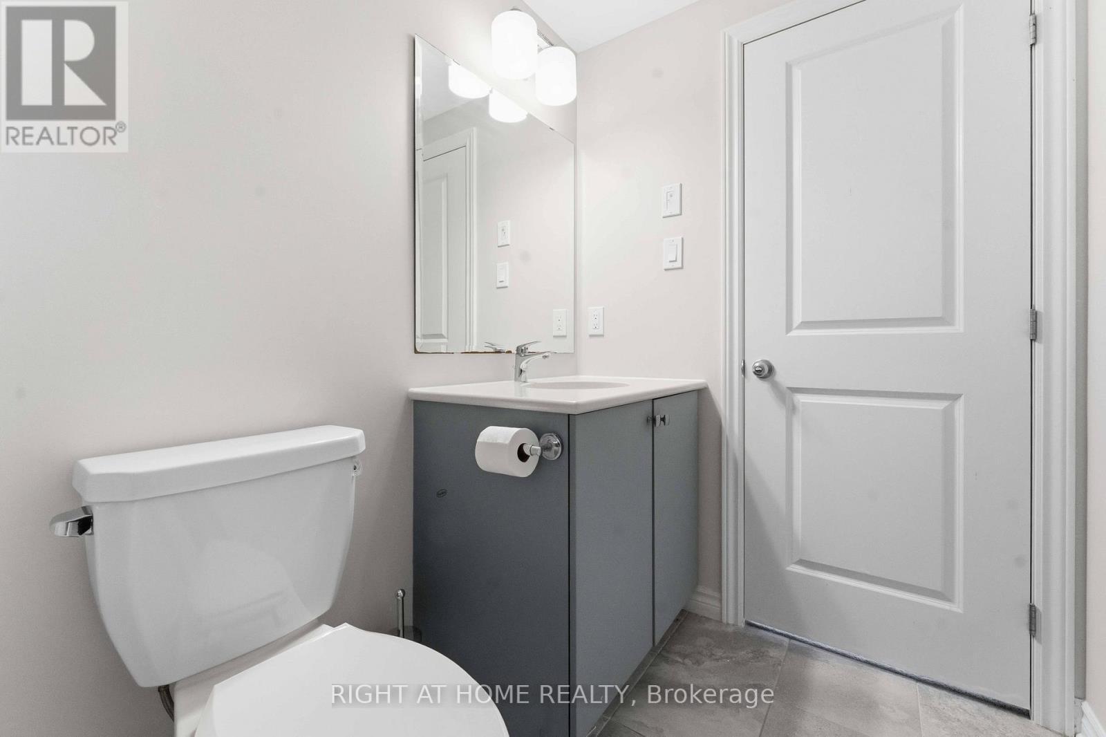 272 Maygrass Way, Ottawa, ON - Indoor Photo Showing Bathroom