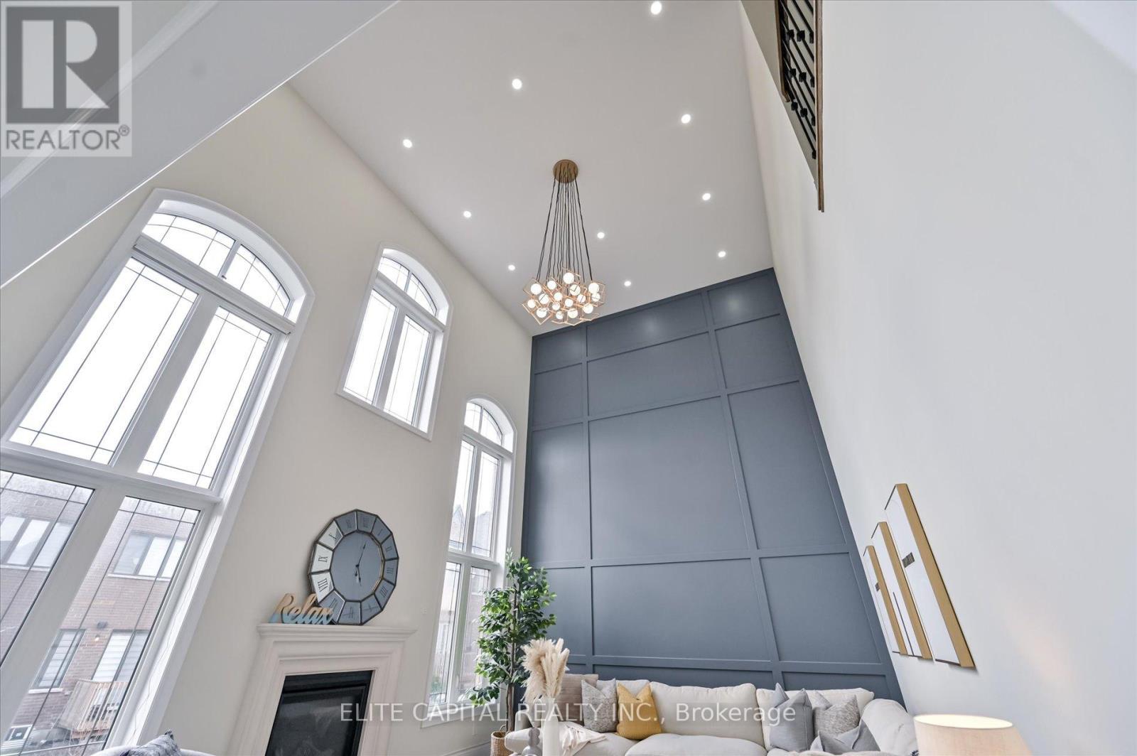 33 Straw Cutter Gate, Vaughan, ON - Indoor Photo Showing Other Room